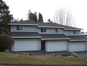 Building Photo - 805 NW Saginaw Ave