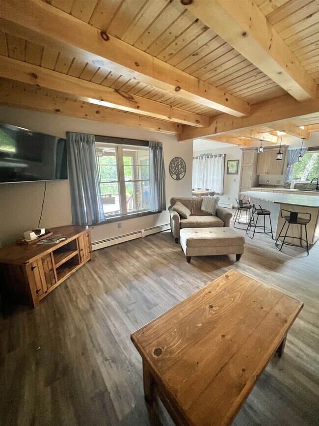 Foto del edificio - 322 NW River Rd