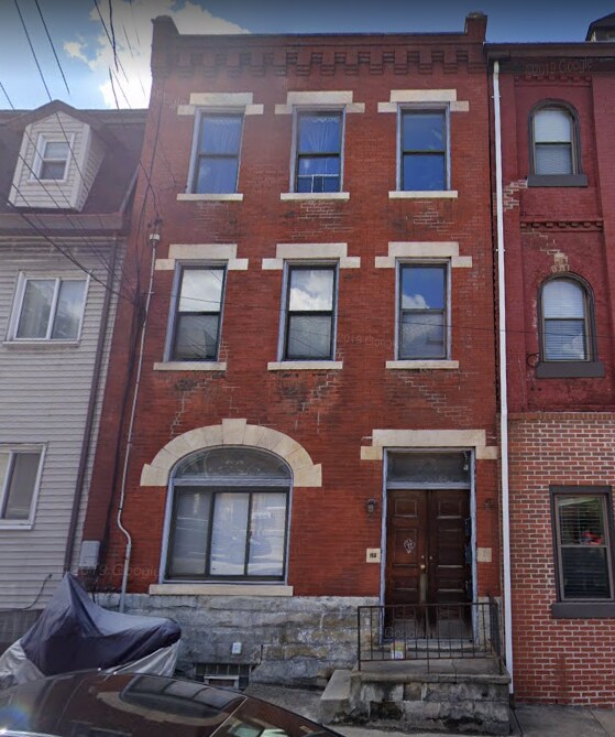 Building Photo - 156 S 18th St