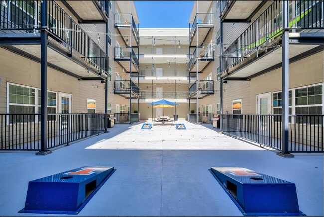 Maywood Courtyard - Maywood Apartments
