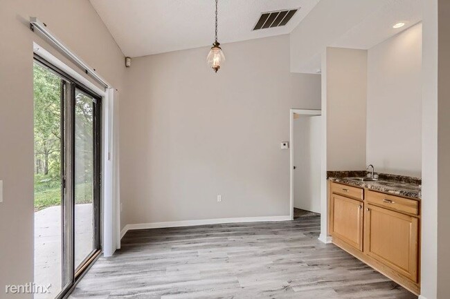 Foto del edificio - 3 br, 2 bath House - 6348 Sleepy Hollow Dr...