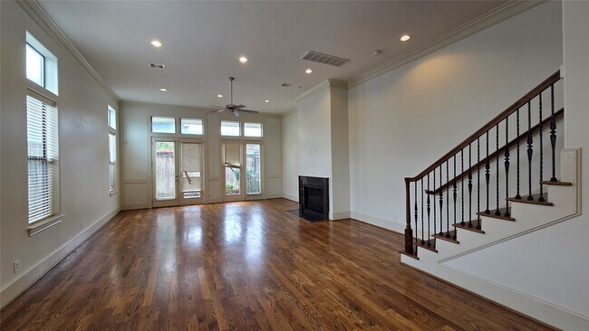 Building Photo - 5321 Inker St