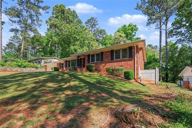Building Photo - 3582 Cloudland Dr