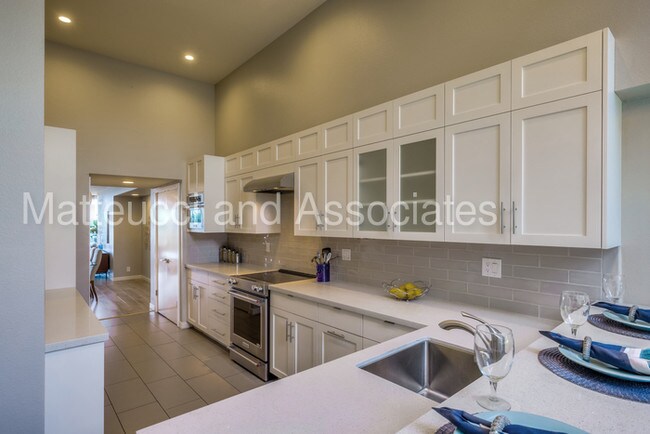 Foto del edificio - Beautiful condo on the delta!