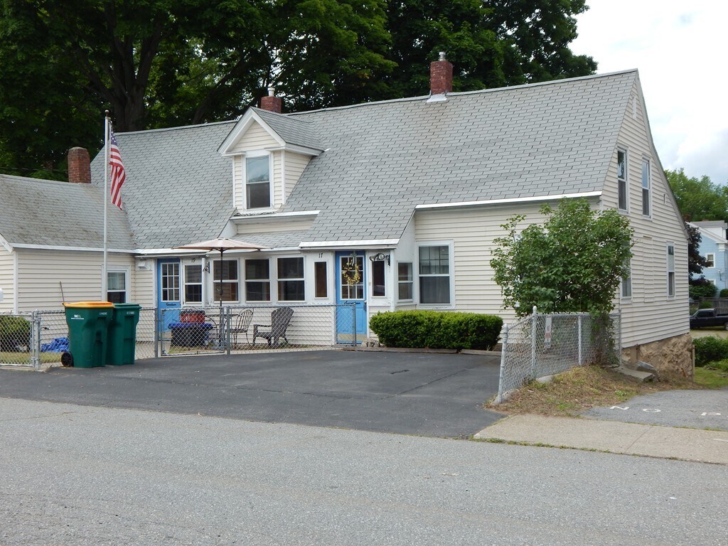 Primary Photo - 17 Shirley St