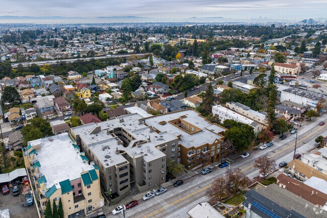 Aerial Photo - 2901 MacArthur Blvd