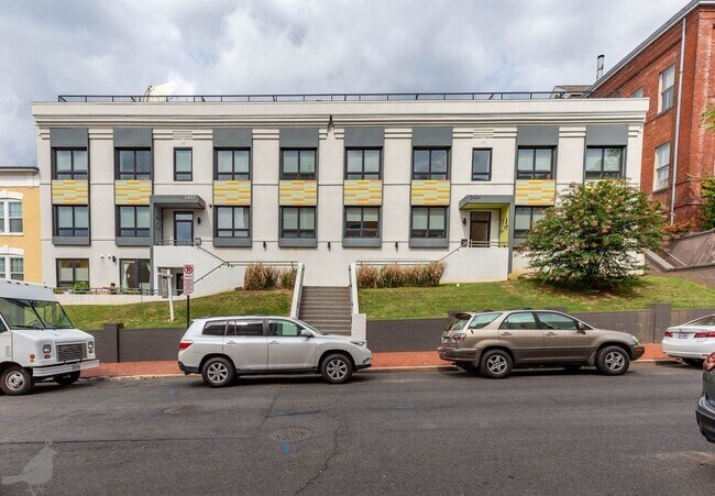 Foto del edificio - 2424 17th St NW