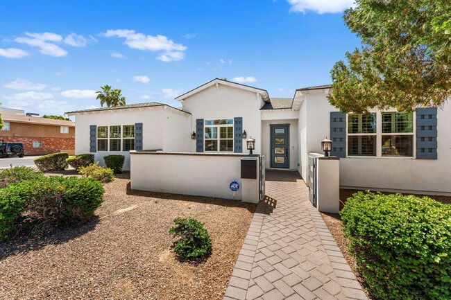 Foto del edificio - 4145 E Campbell Ave