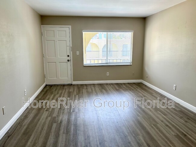 Building Photo - 3206 W Azeele St