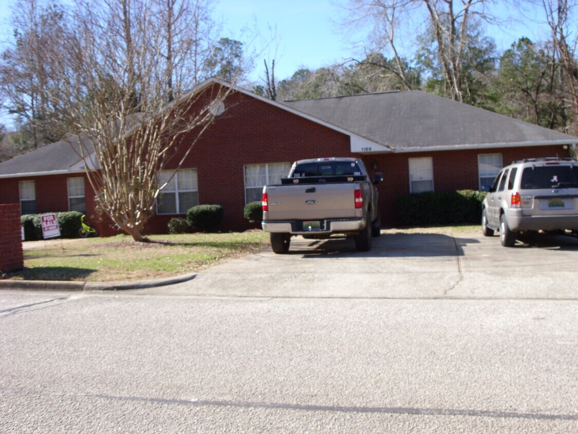 Primary Photo - 1156 Northlake Dr