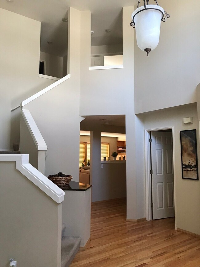 Foto del edificio - Wonderfully maintained home in quiet neigh...