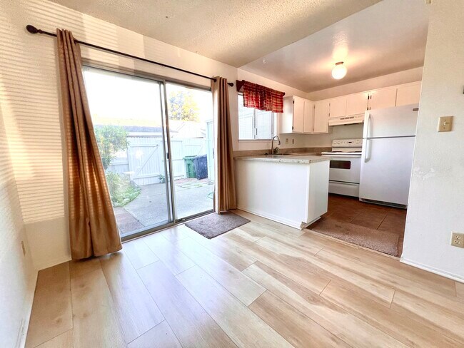 Foto del edificio - 38612 Royal Ann Cmn