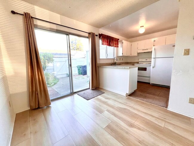 Photo - 38612 Royal Ann Cmn Townhome