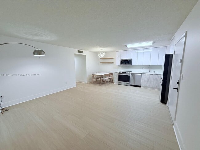 Building Photo - 9352 S Belfort Cir