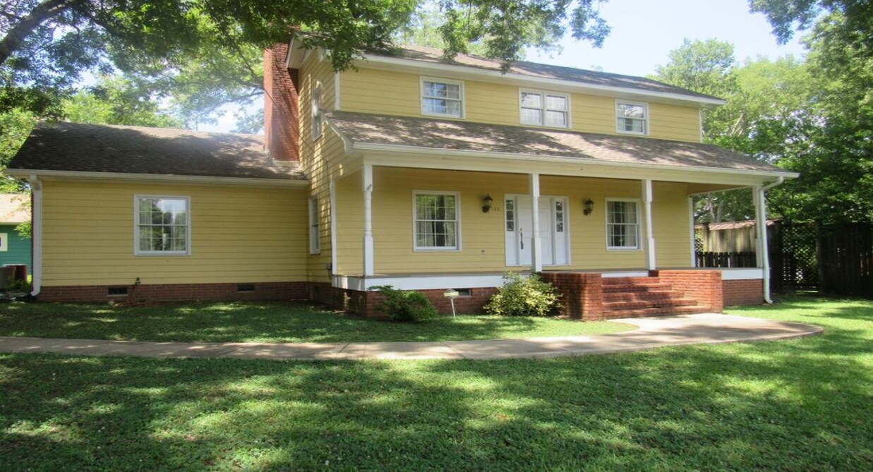*This is an old picture. The house is currently being renovated. Updated photo coming soon. - 105 8th Ave S