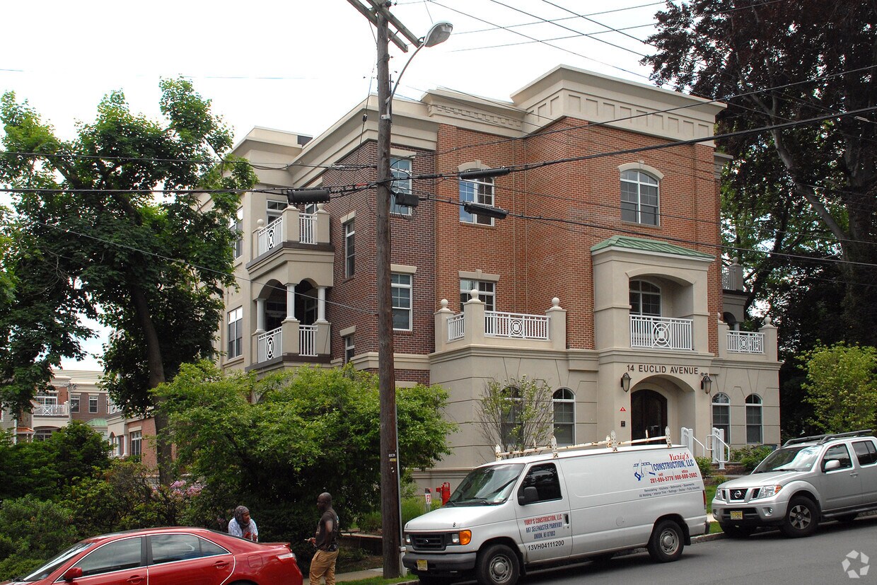 Foto principal - 14 Euclid Ave