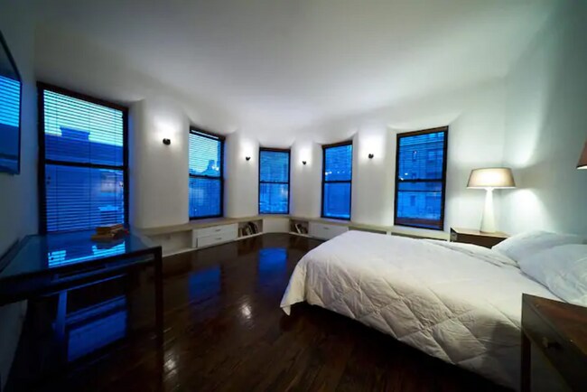 Building Photo - 76 Edgecombe Ave