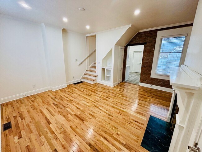 Building Photo - 1 bedroom brick cottage