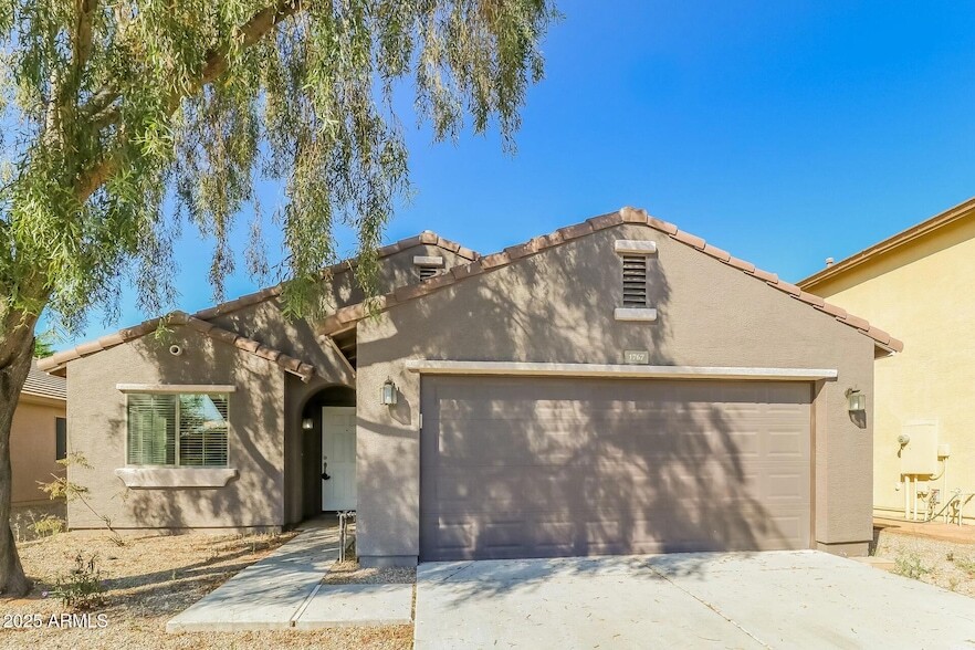 Foto principal - 1767 W Desert Hills Dr