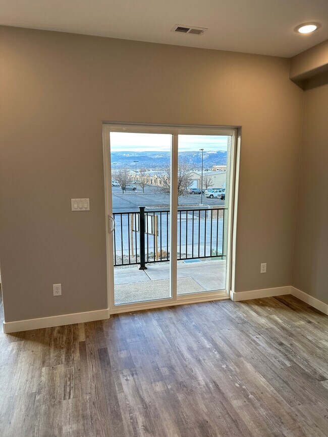 Foto del edificio - 2463 Klondike Ln