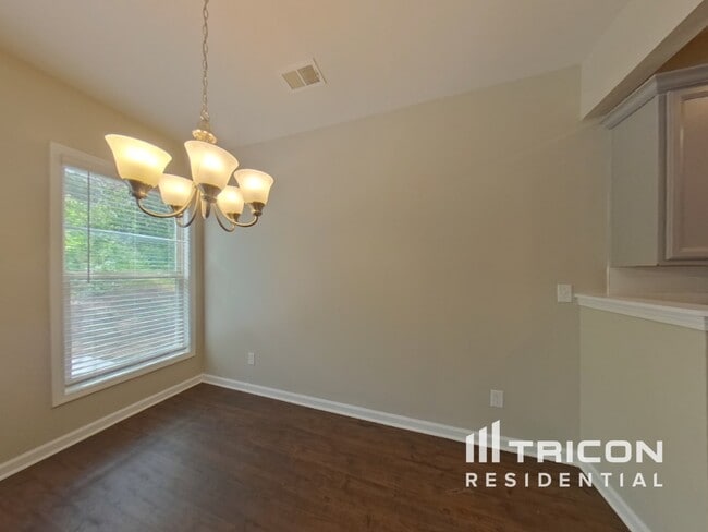 Building Photo - 3612 Moon Crest Dr