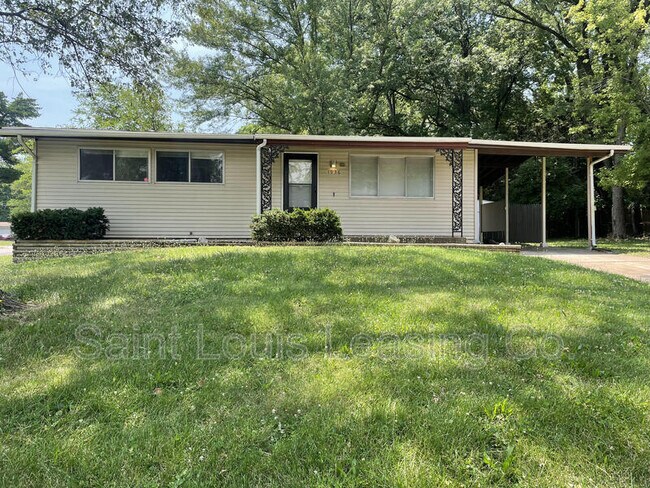 Building Photo - 1936 Green Valley Dr