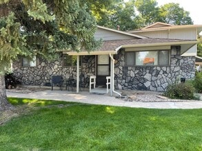 Building Photo - 1001 Strachan Dr