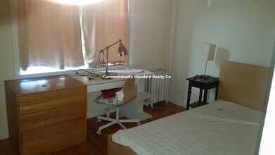 Building Photo - 60 Egmont St