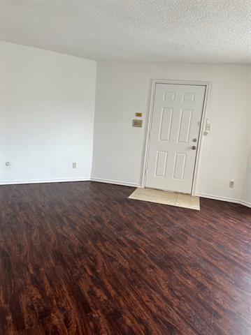 Foto del edificio - 9809 Walnut St