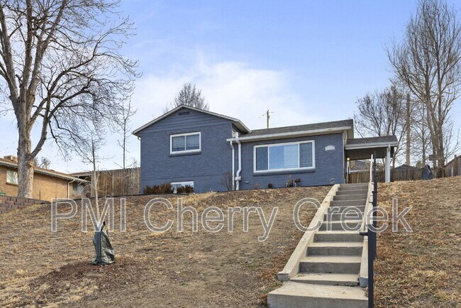 Building Photo - 1010 Newton St