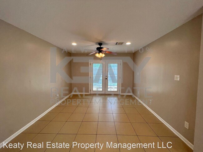 Foto del edificio - 3 br, 2.5 bath House - 605 Fox Run Avenue