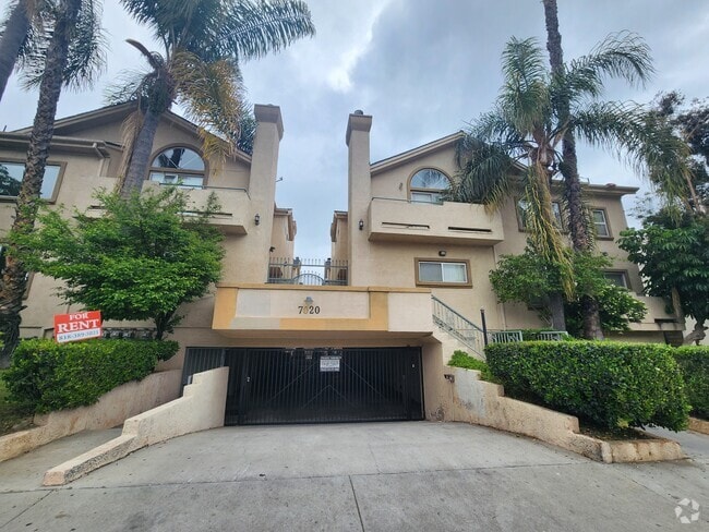 Building Photo - 7020 Lennox Ave