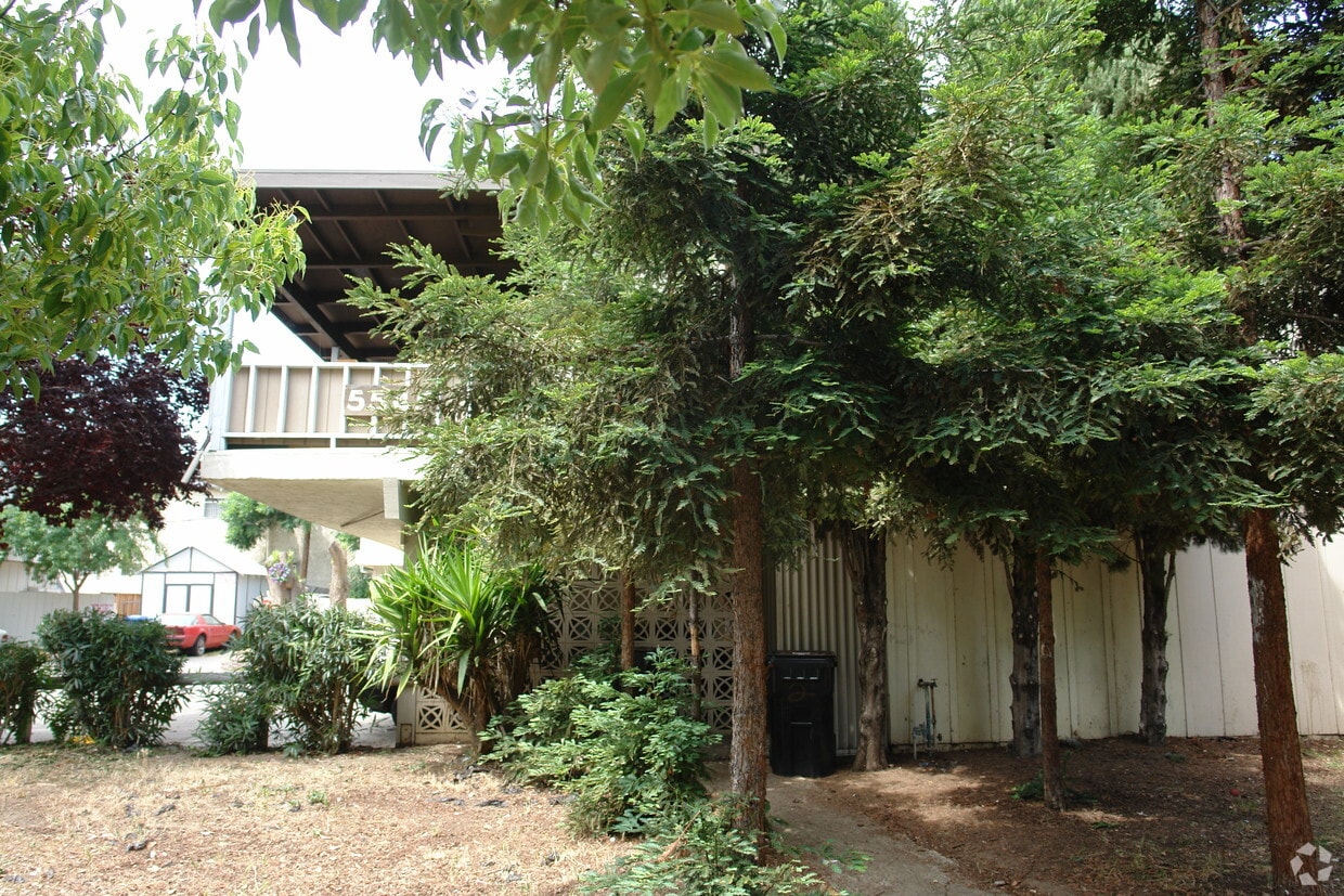 Building Photo - 5545 Clovercrest Drive