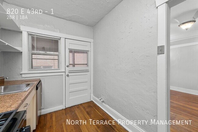 Foto del edificio - Historic Charm Meets Modern Vibes – 2BR w/...