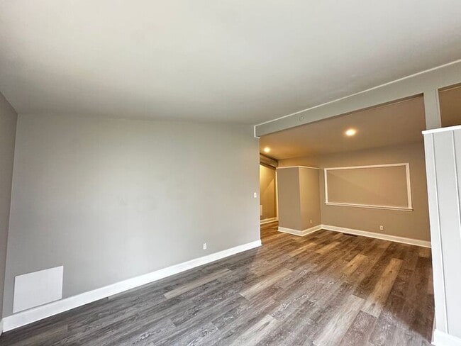 Building Photo - 1607 Simpson Dr