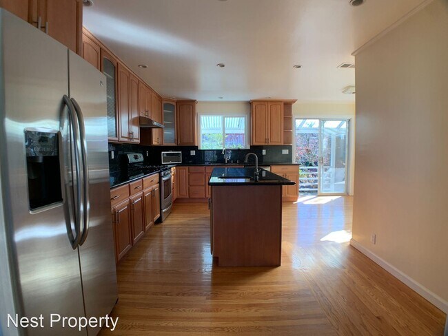 Foto del edificio - 3 br, 3 bath House - 1471 Hillcrest Blvd.