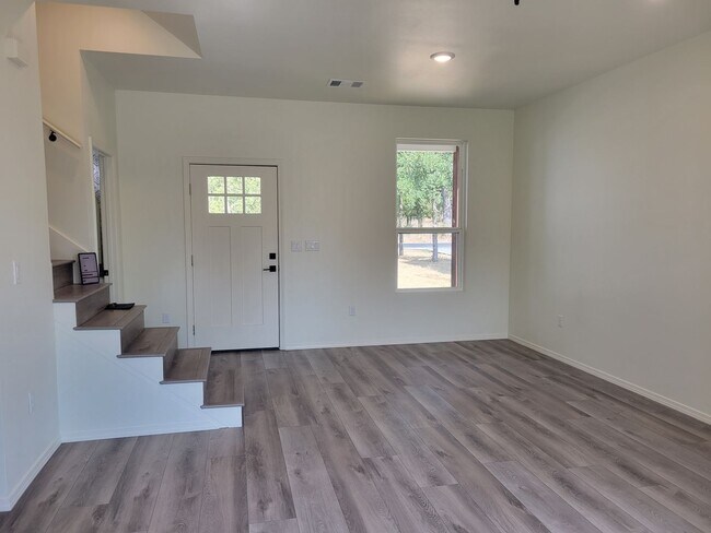 Foto del edificio - COMING SOON!!!! Gorgeous 2 story home in Granite Shoals