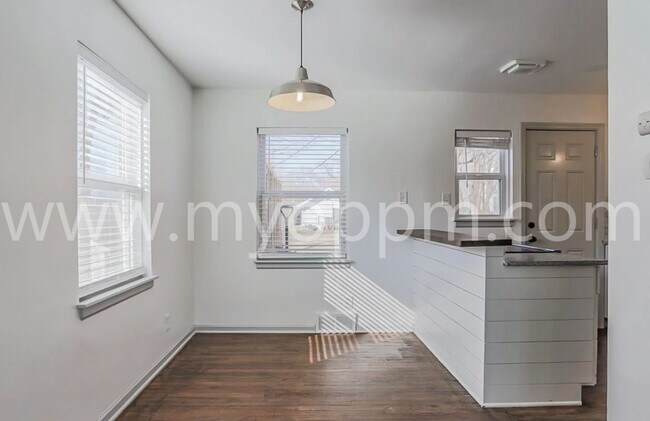Foto del edificio - 4360 Davenport St