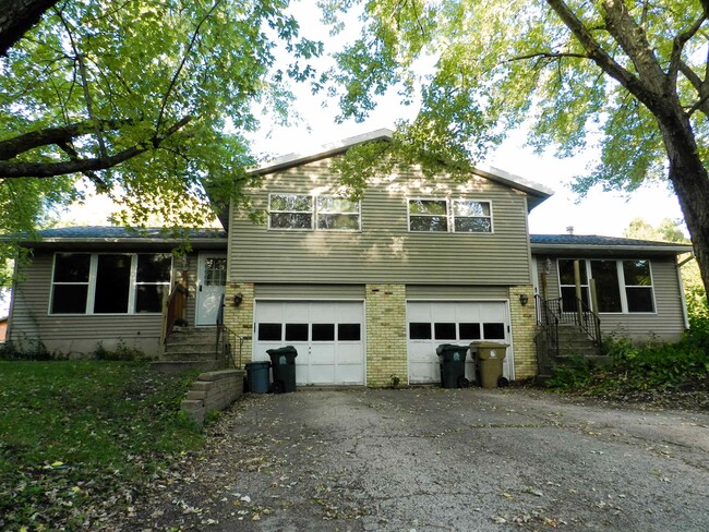 Building Photo - 2206 Martin St