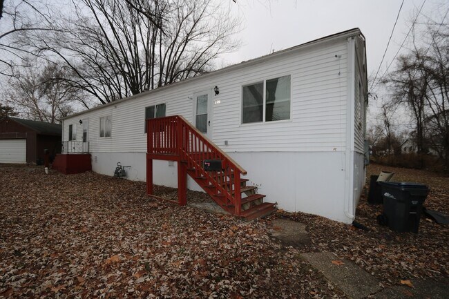 Building Photo - 110, 112 Argyle Ct., Burlington, IA 52601
