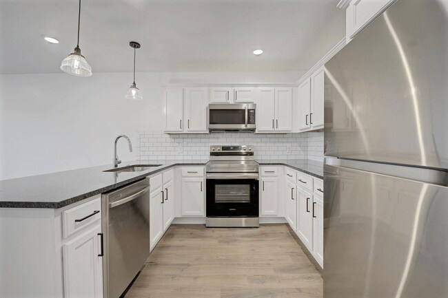 Interior Photo - Lilac Pointe