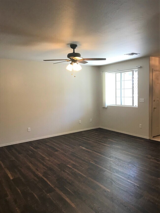 Living Room - 7100 E Galaxy Way