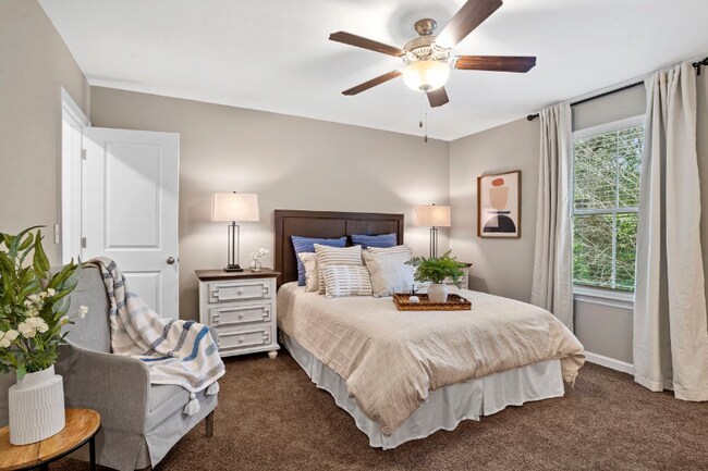 Building Photo - 2215 Del Carmel Way