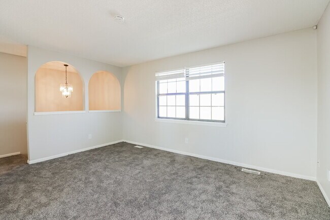 Building Photo - 101 E Pacific Dr