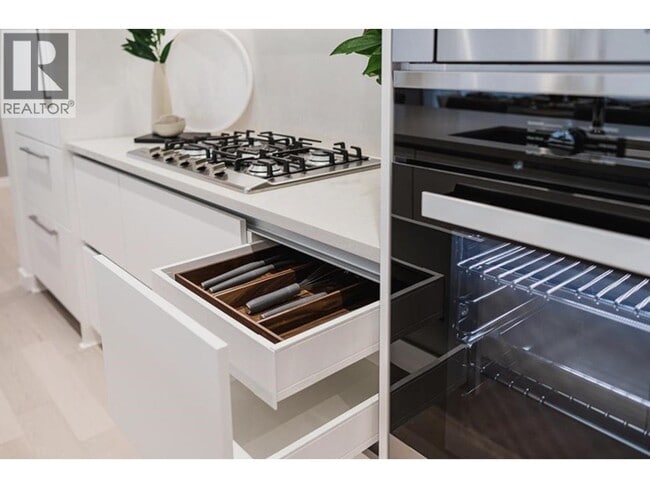 Building Photo - 485 42TH Ave