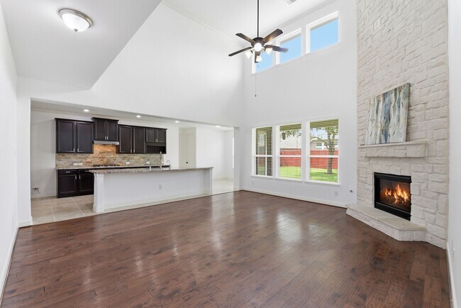 Building Photo - 6010 Green Meadows Ln
