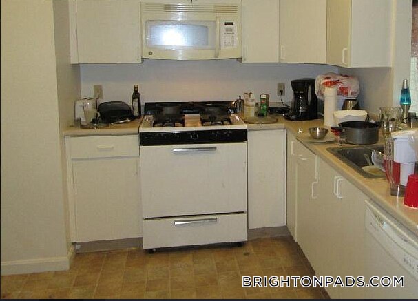 Building Photo - 7 Etna St