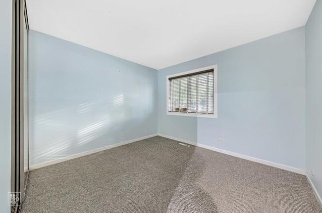 Foto del edificio - 636 Forum Dr