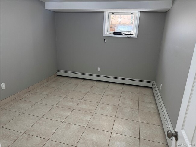 Foto del edificio - 56-25 136th St