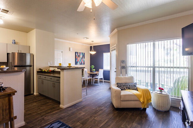 1HAB, 1BA - 826 ft² - Arboretum at South Mountain